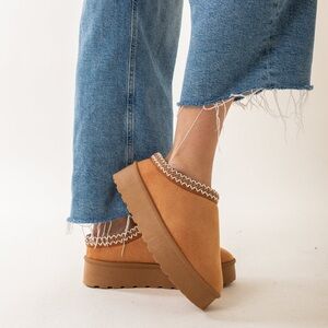 Women's Tan Slip-On Shoes